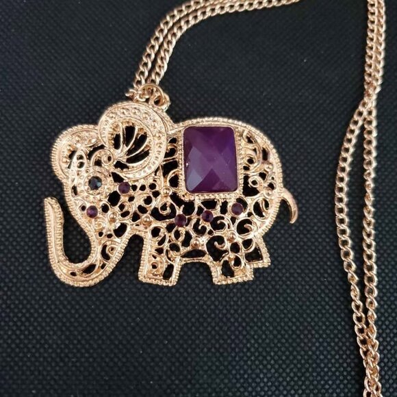 🐘 Sparkling Gold Trunks-Up Elephant Necklace: A Symbol of Elegance & Luck 🐘 - Picture 4 of 4